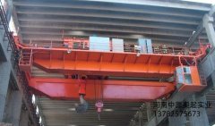 QD型電動雙梁橋式蜜桃久久无码機